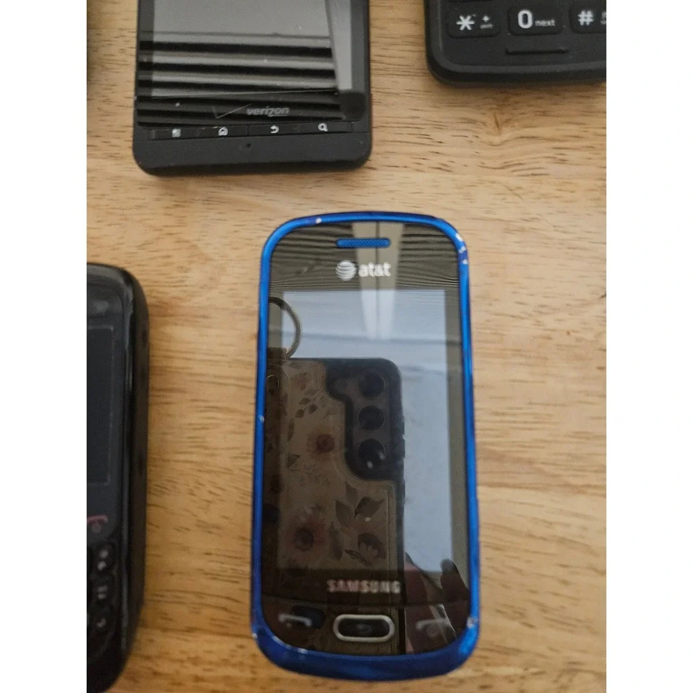 Vintage Cell Phone Lot 5pc BlackBerry Motorola Samsung Droid Curve Flip As-Is